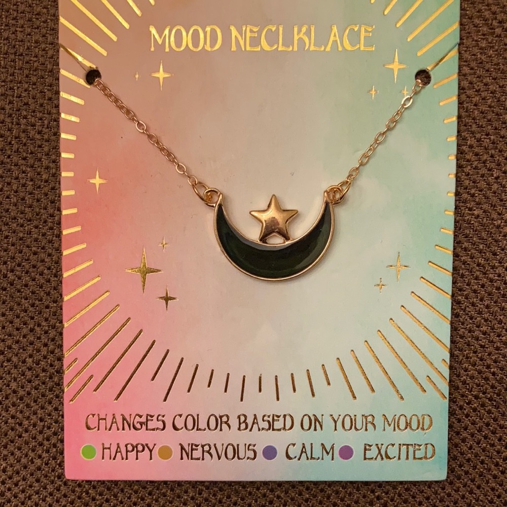 ⚜️Star and Moon Mood Color Changing Necklace!